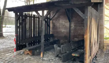 Stadt prüft Wiederaufbau: Brand zerstört Obdachlosenunterstand an der Königstorpassage
