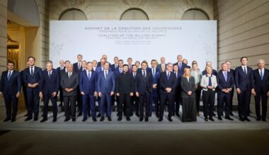 Das Vereinigte Königreich und Frankreich versprechen der Ukraine Truppen, falls ein Friedensabkommen erzielt wird. -