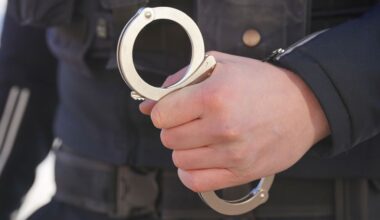 Nach Chaosfahrt im geklauten SUV: Fahrer in U-Haft