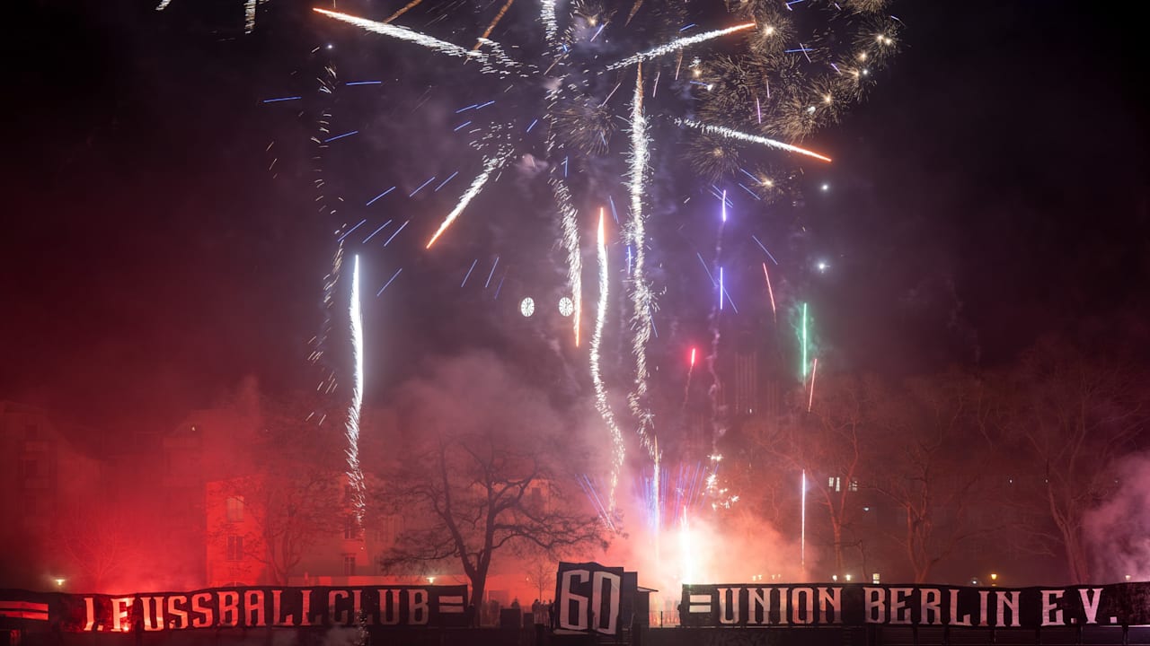 Union Berlin: Ultras feiern Klub-Geburtstag mit irrer Pyro-Show | Sport