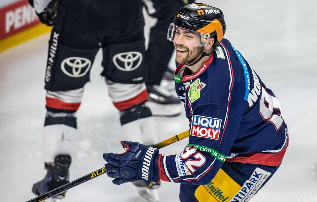 Deutsche Eishockey Liga - Eisbären Berlin gewinnen mit 2:1 gegen Ingolstadt - Sport