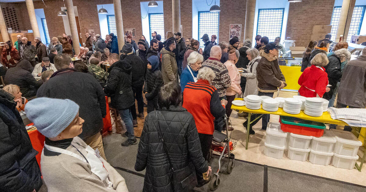 Essen, Wärme und Gemeinschaft: In der Stadtkirche hat die Vesperkirche begonnen - Pforzheim