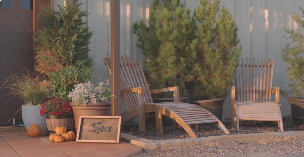 Im sogenannten „Spa“-Bereich scheinen sich Mutter Corinna und Tochter Gina wohl gerne in der Sonne zu entspannen