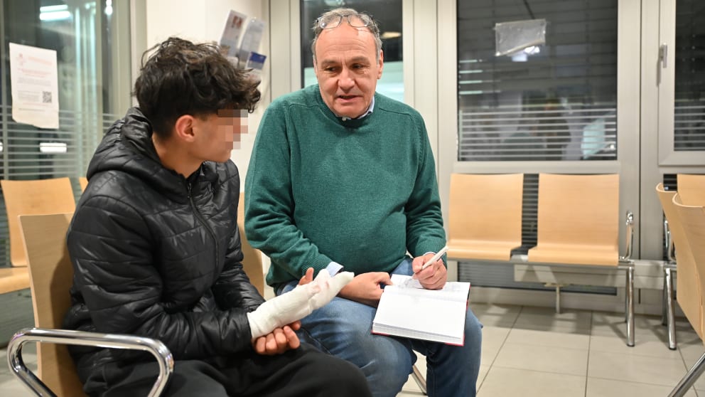 BILD-Reporter Robin Mühlebach war in einer Spezialklinik in Stuutgart