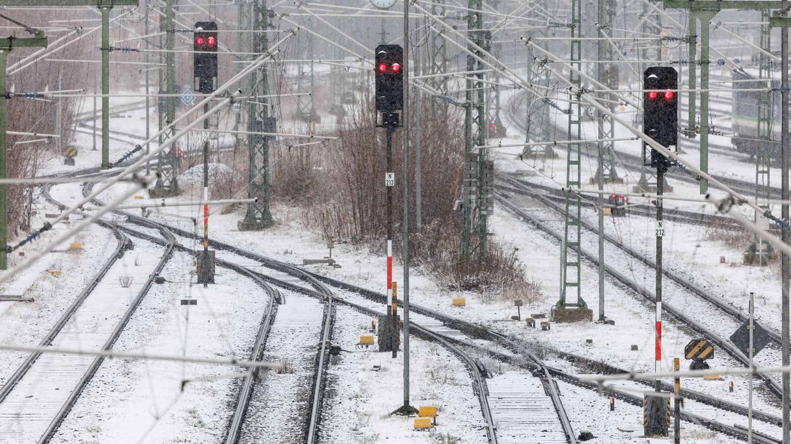 Dauerfrost und Glätte in Bayern – Zugausfälle in Franken