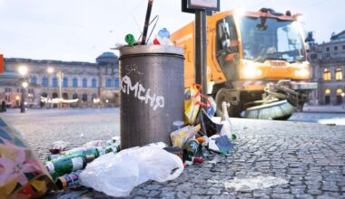 Dresden: Neujahrsputz: Stadtreinigung beseitigt Silvestermüll