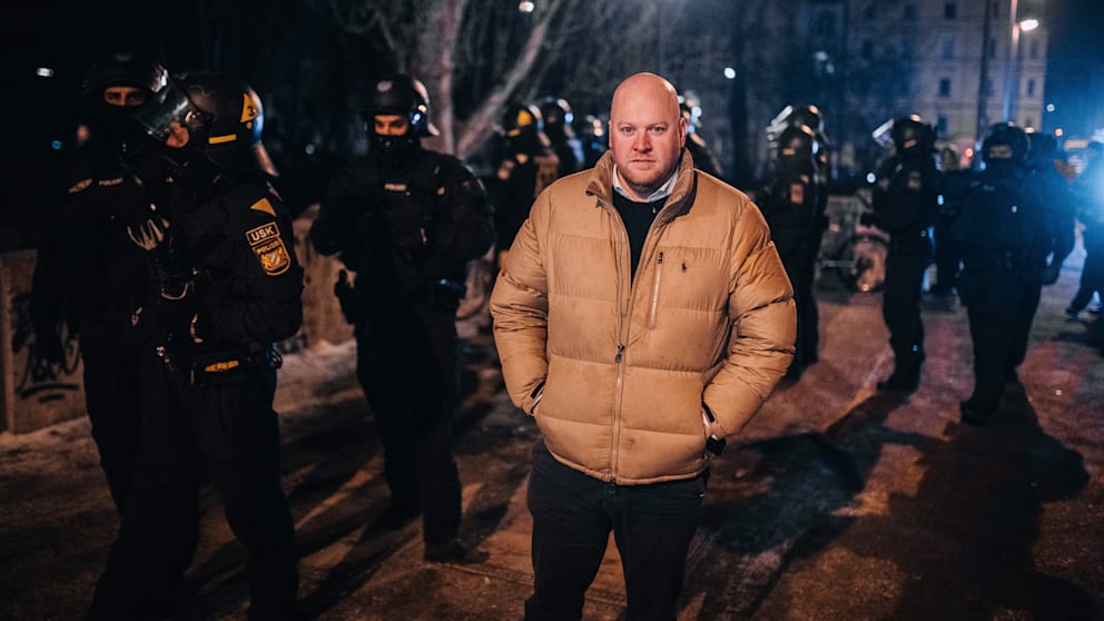 BILD-Reporter Karl Keim begleitete die Sondereinheit durch die Silvesternacht