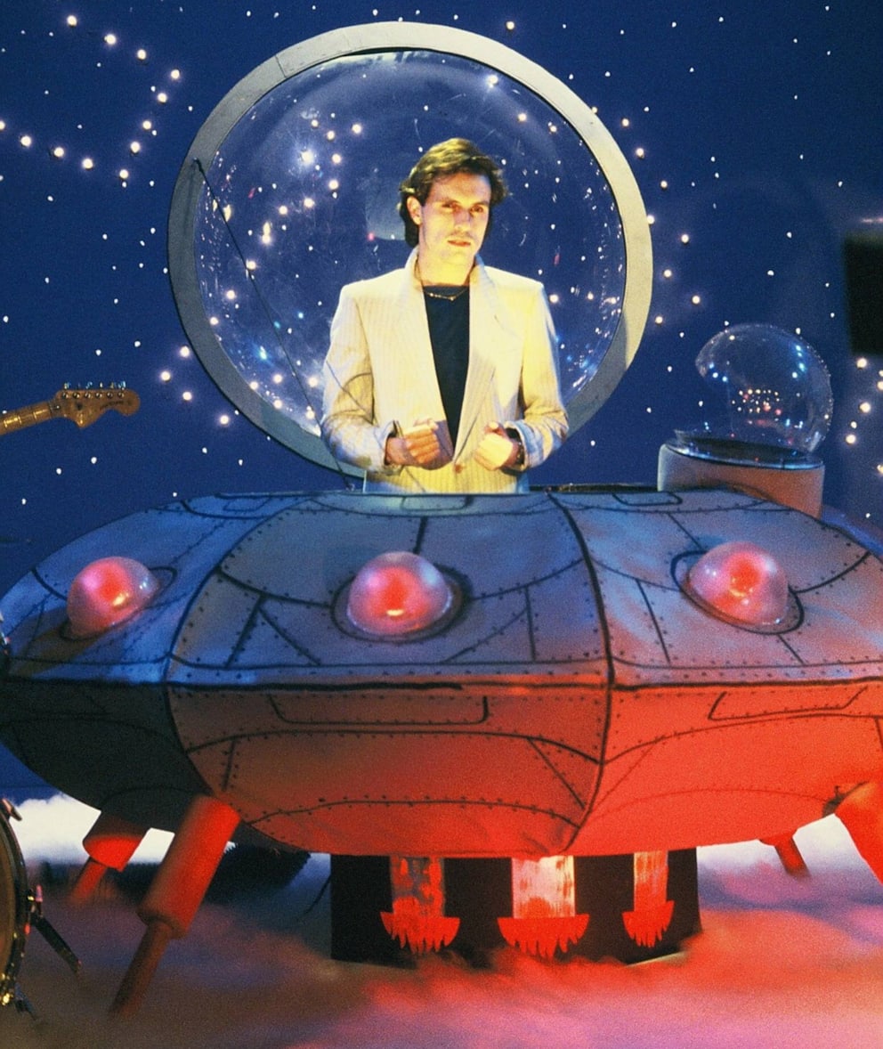 Peter Schilling bei einem Fernsehauftritt als Major Tom in einem Raumschiff 1984