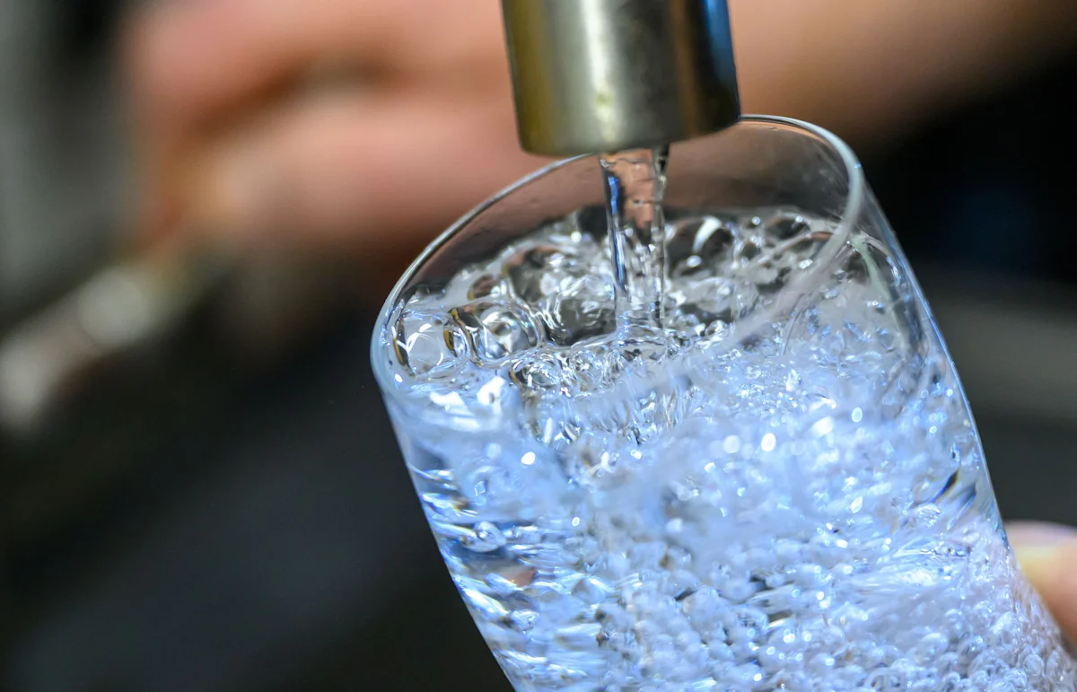 Rohrbruch - Wasserrohrbruch Chemnitz: Störung hält länger an - Wissen