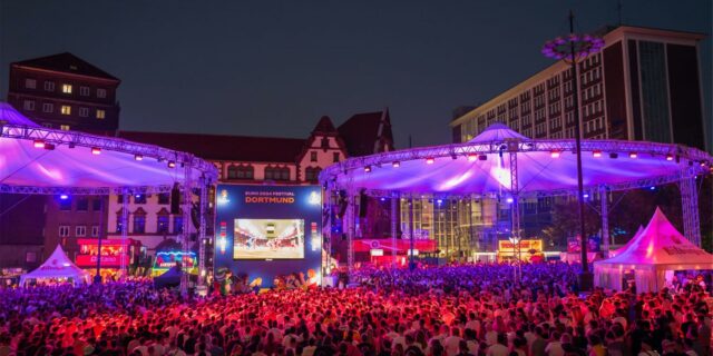 Public Viewing im Rahmen des Fanfestes auf dem Friedensplatz zur EM 2024.