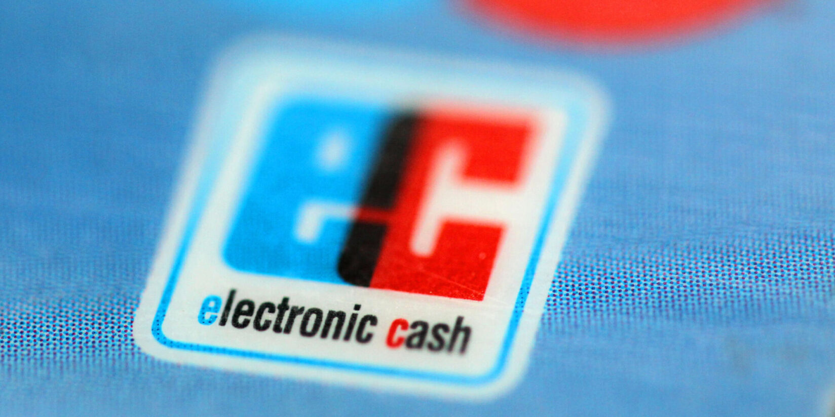 Täter erbeuten Bankkarten und PINs