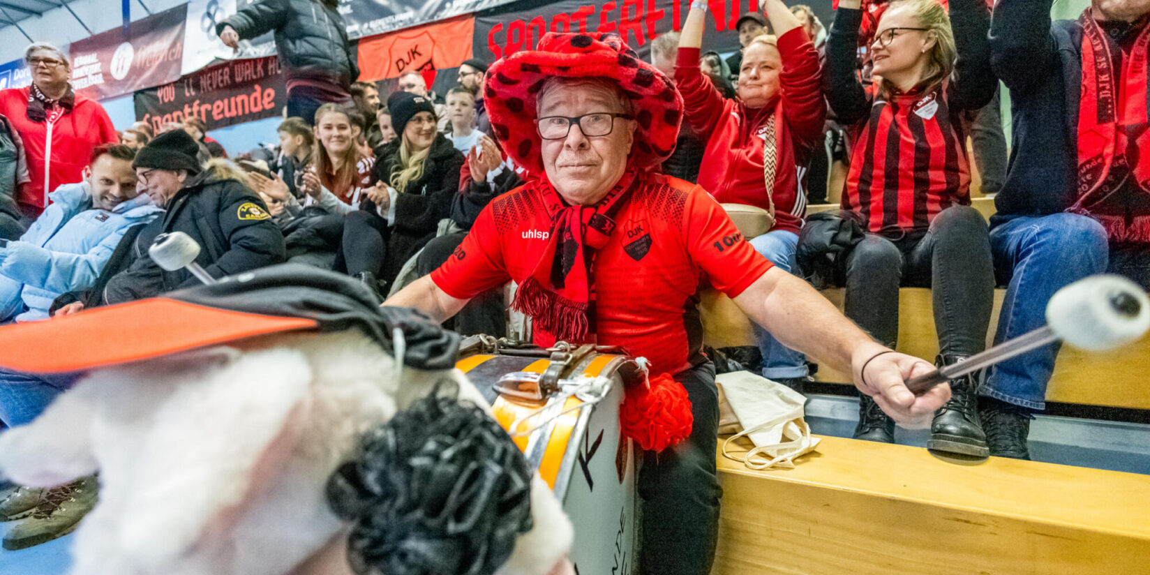 Kult-BVB-Fan unterstützt DJK SF Nette