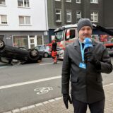 RN-Reporter Tim Hübbertz berichtet live vom Unfall aus dem Kreuzviertel.