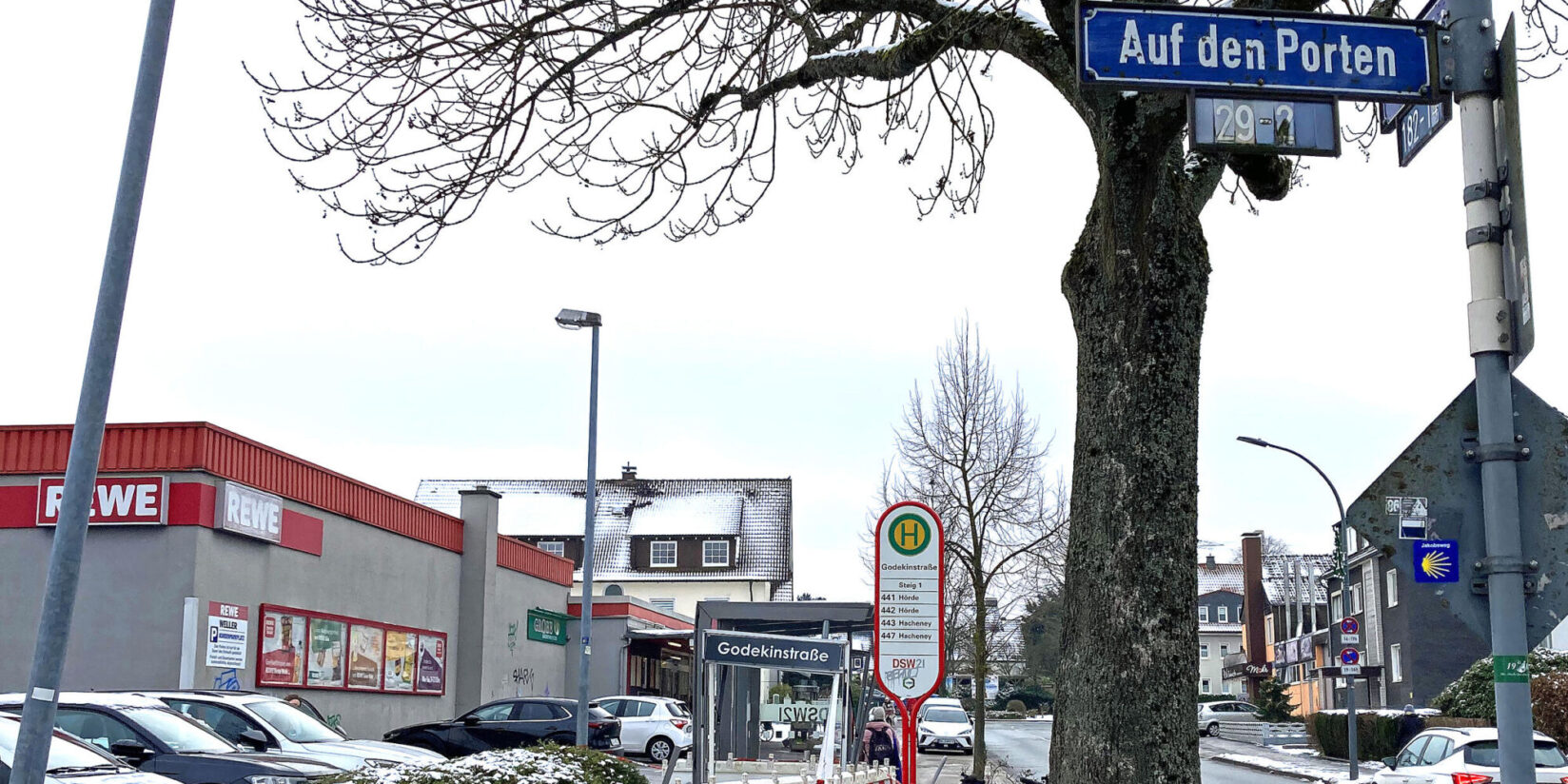 Wartehäuschen an der Haltestelle „Godekinstraße“ zerstört