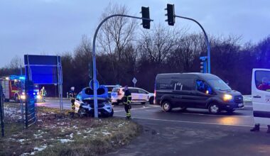 Auffahrunfall in Dortmund Asseln: Drei Personen leicht verletzt