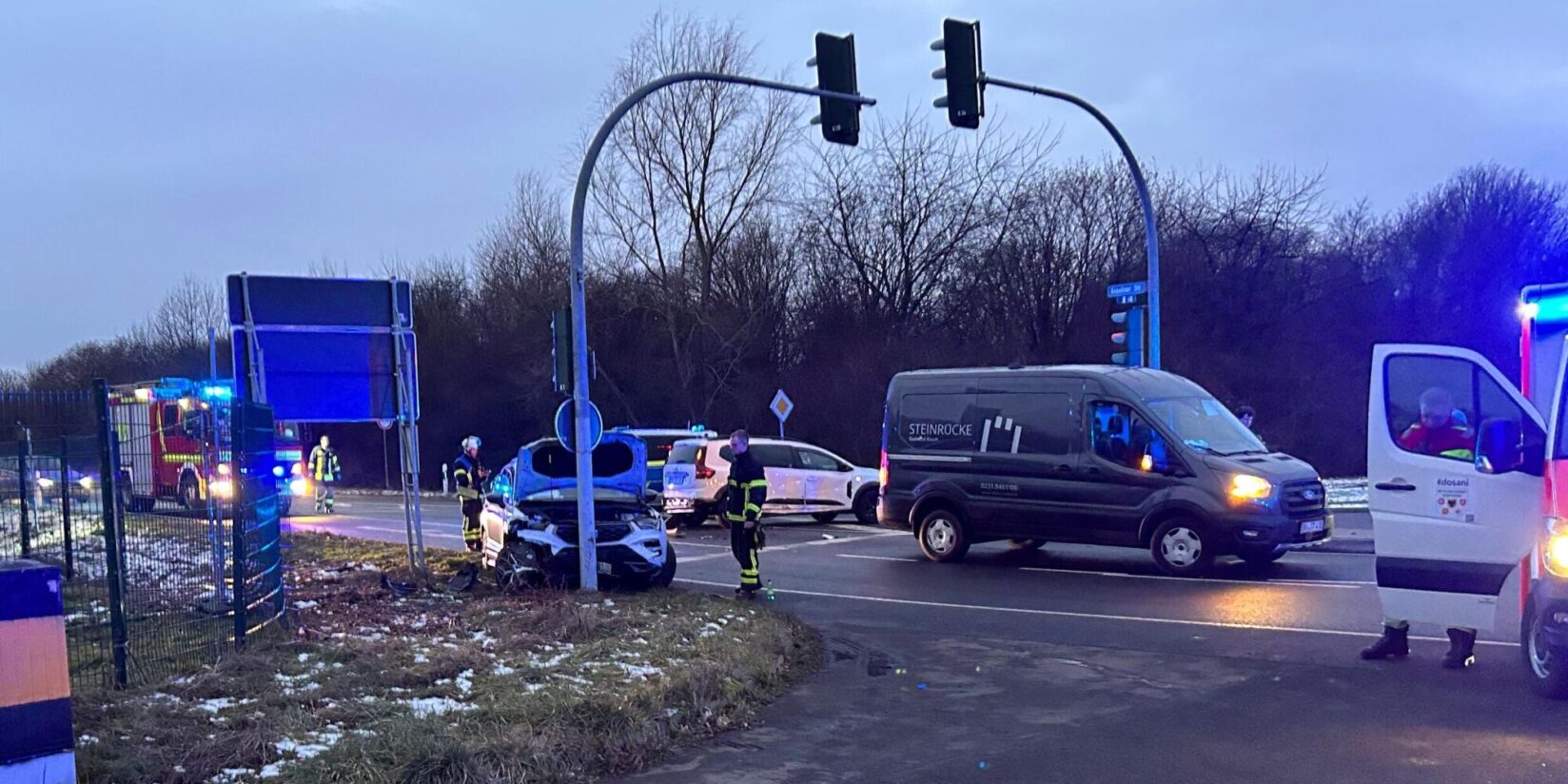 Auffahrunfall in Dortmund Asseln: Drei Personen leicht verletzt