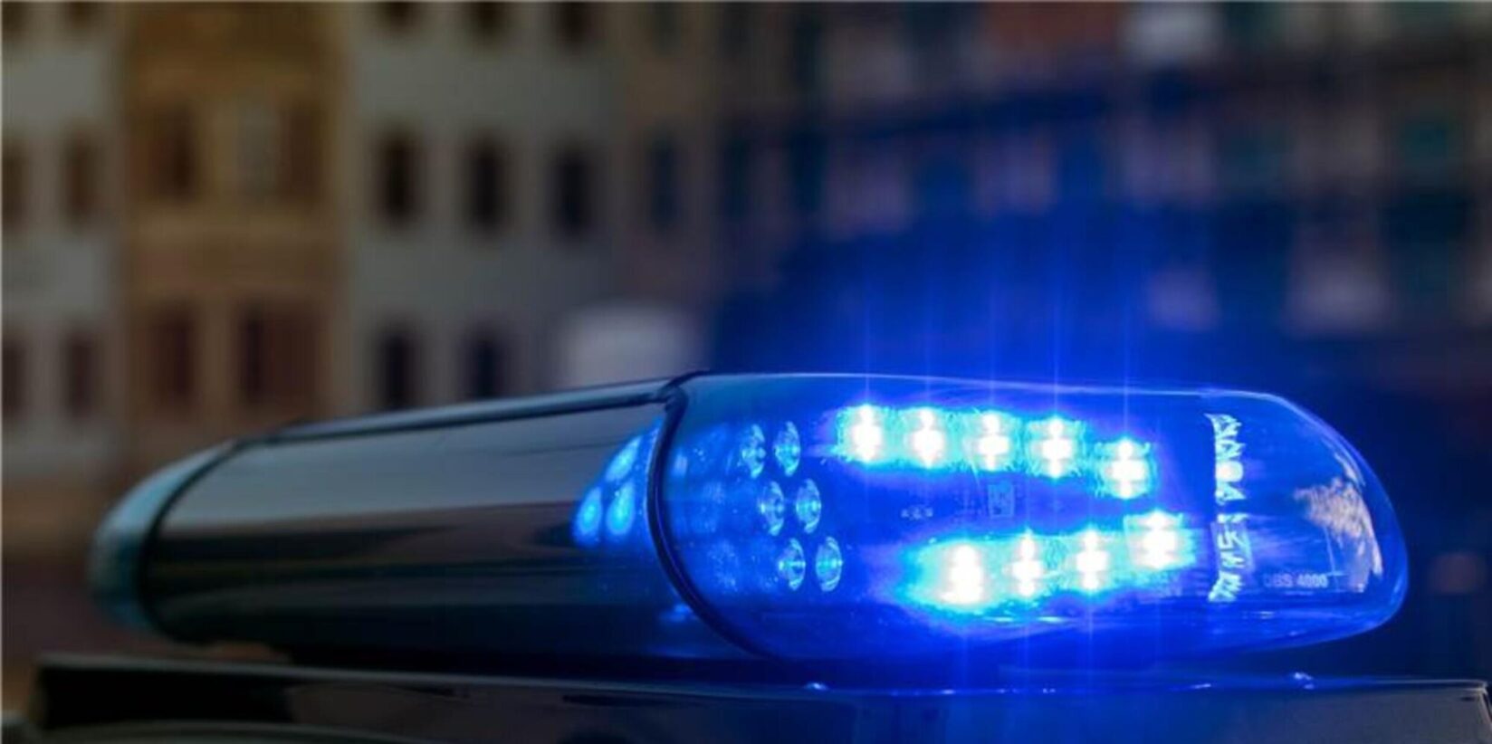 Rentner (68) in eigener Wohnung überfallen und verletzt