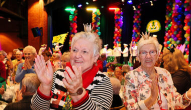 Senioren feiern Karneval in Recklinghausen: Impressionen von „Miteinander
