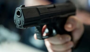 Überfall in Dortmund-Aplerbeck: Mann mit Pistole bedroht