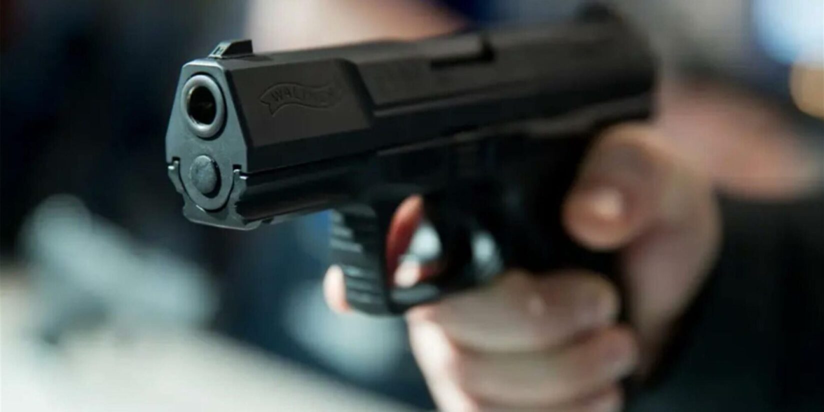 Überfall in Dortmund-Aplerbeck: Mann mit Pistole bedroht