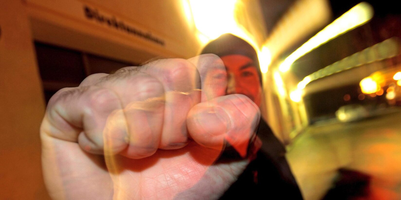 Polizei sucht Täter auf Fahrrädern