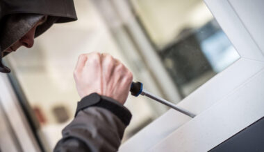 Polizei sucht nach zwei Einbrüchen Zeugen