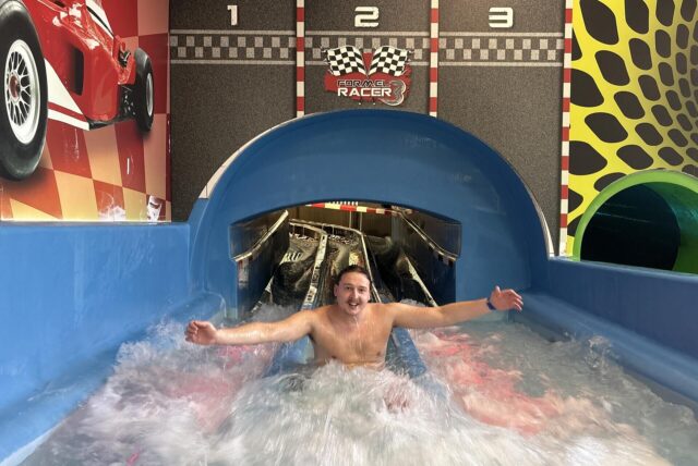 Elf Wasserrutschen, Pommes und Saunabereich: Wir haben das Erlebnisbad AquaMagis in Plettenberg getestet.