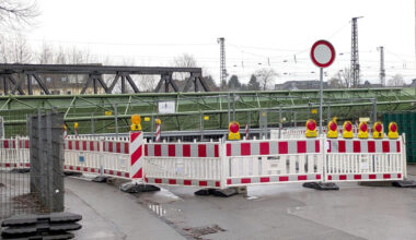Arbeiten an Eisenbahnbrücke sorgen für Ersatzverkehr und Umleitungen