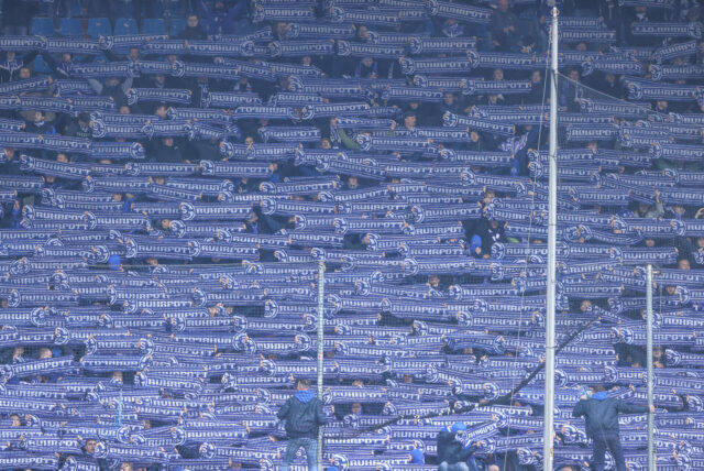 Die Fans des FC Schalke 04 haben rund 23.000 Karten für das Spiel gegen den VfL Bochum angefragt.
