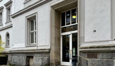 Arzt sticht in Dortmund auf Schein-Ehefrau ein: Dritter Prozess möglich