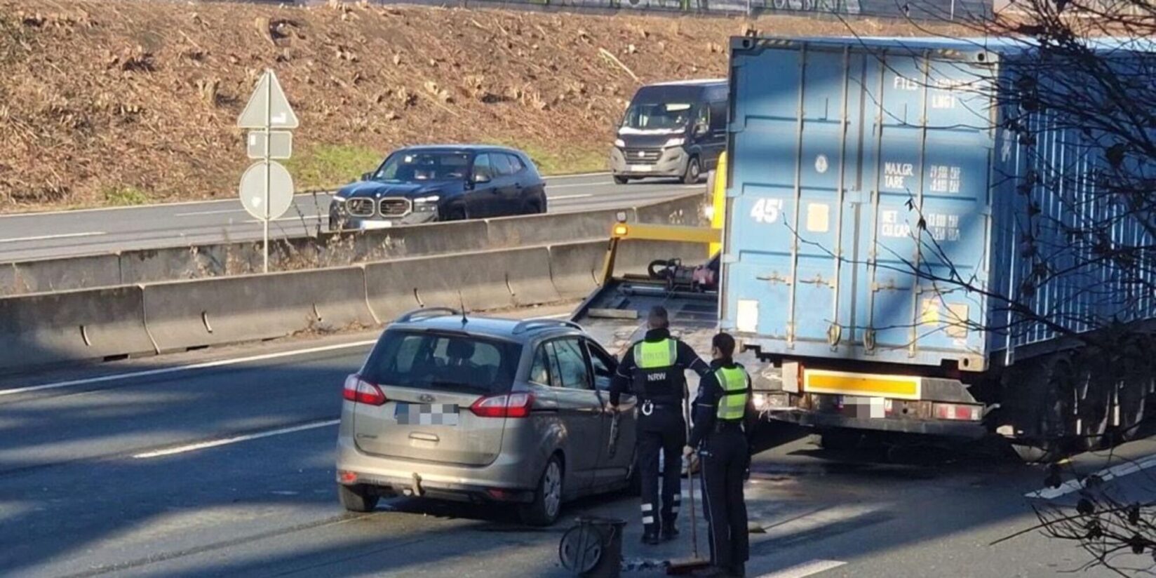 Unfall auf der A1 am Autobahnkreuz Dortmund Unna