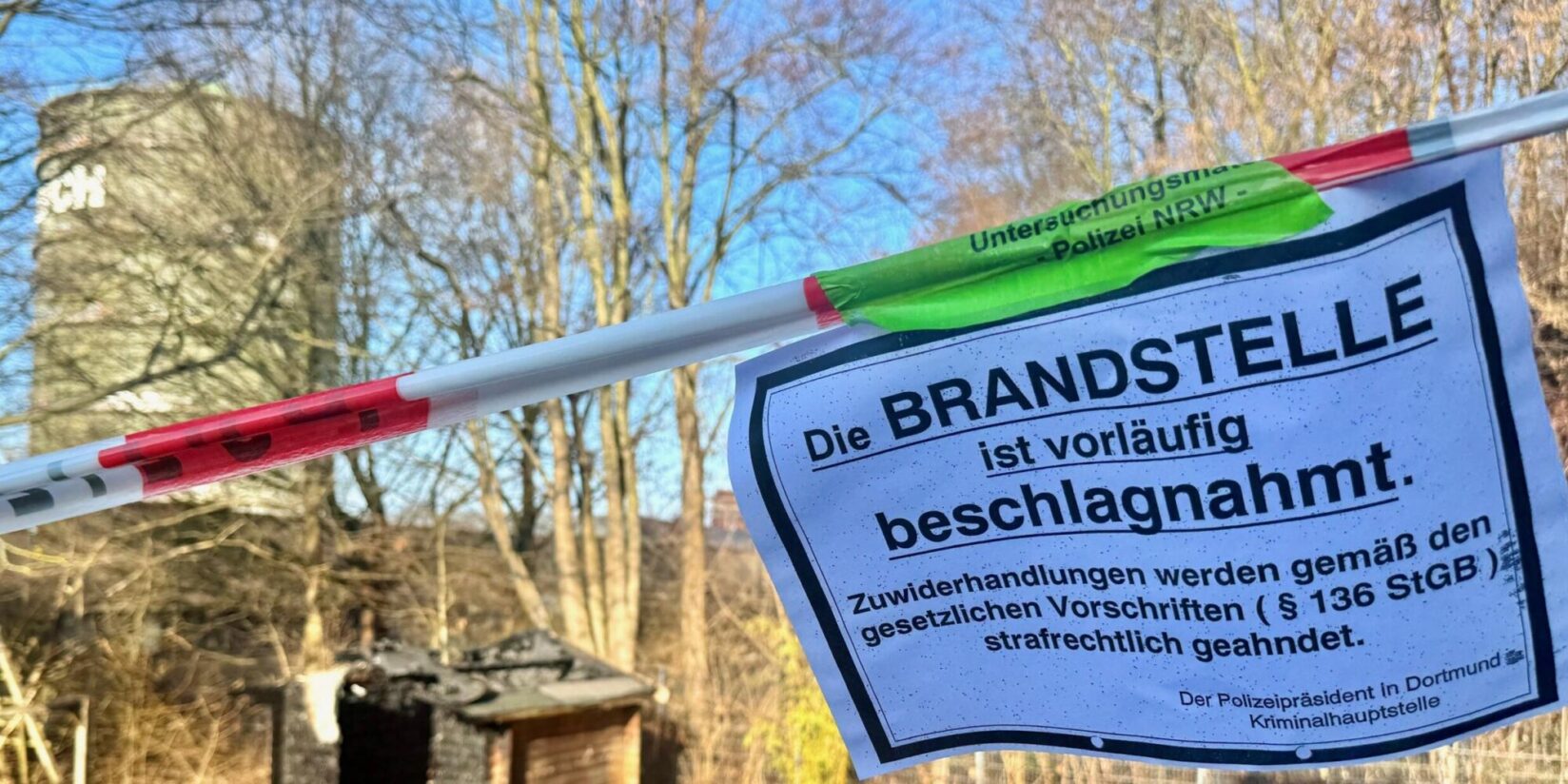 Dortmund: Holzhütte in Hörde brennt vollständig aus