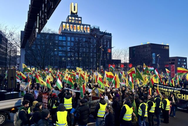 Viele Demonstranten am Dortmunder U