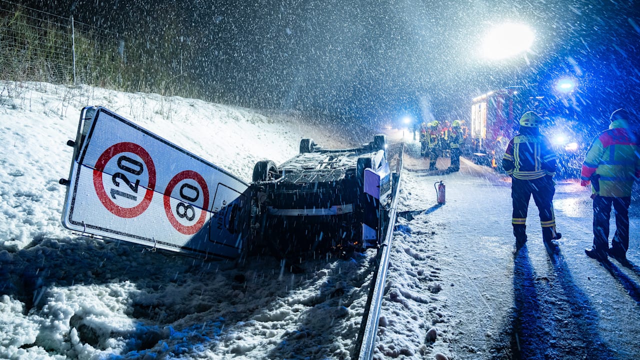 Tief "Elli" bringt Chaos: Neuschnee und Unfälle | News