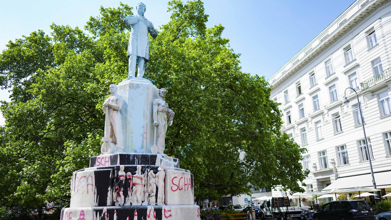 Umstrittenes Lueger-Denkmal wird abtransportiert und restauriert