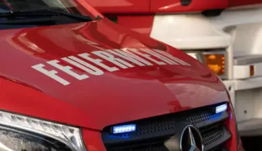 Mann bei Wohnungsbrand lebensgefährlich verletzt - Mannheim