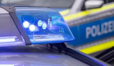 Trio überfällt Mann mit Messer - Mannheim