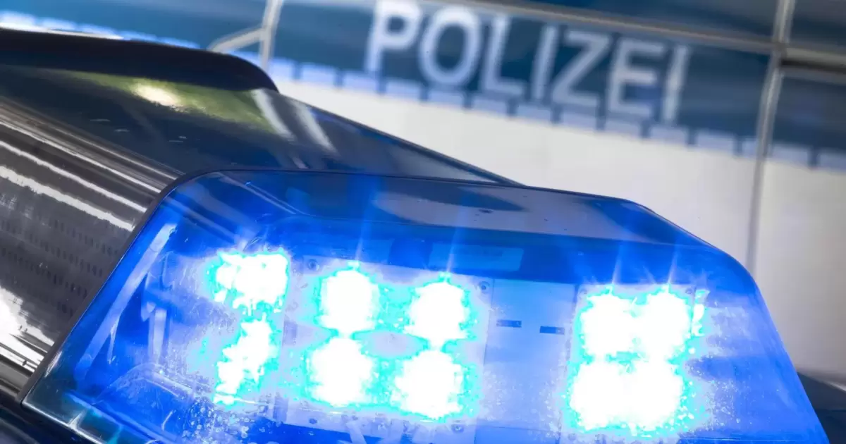 Mann bedroht Reisende und greift Polizisten an - Mannheim