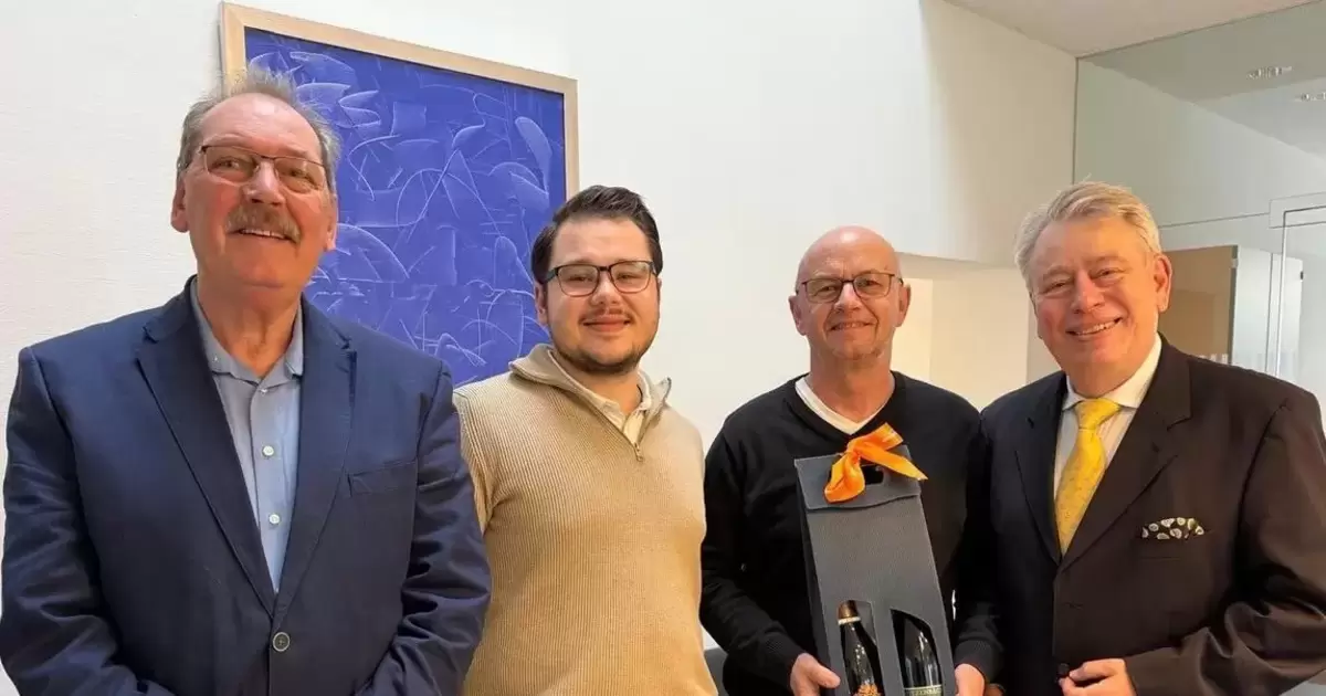 FDP: Eibes neuer Fraktionsvorsitzender im Stadtrat, Schells Verdienste gewürdigt - Ludwigshafen