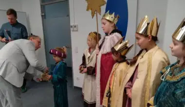 Antrittsbesuch beim neuen OB: Sternsinger bringen Segen ins Rathaus - Ludwigshafen