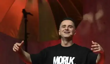 Prügelei, Notfall und ein sterbender Freier: Özcan Cosar mit „VIP“ in der SAP-Arena - Mannheim