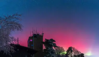 „Oben froren mir die Haare fest“: Pfälzer Fotograf trotzt Kälte und Wolken für Polarlichter - Pfalz