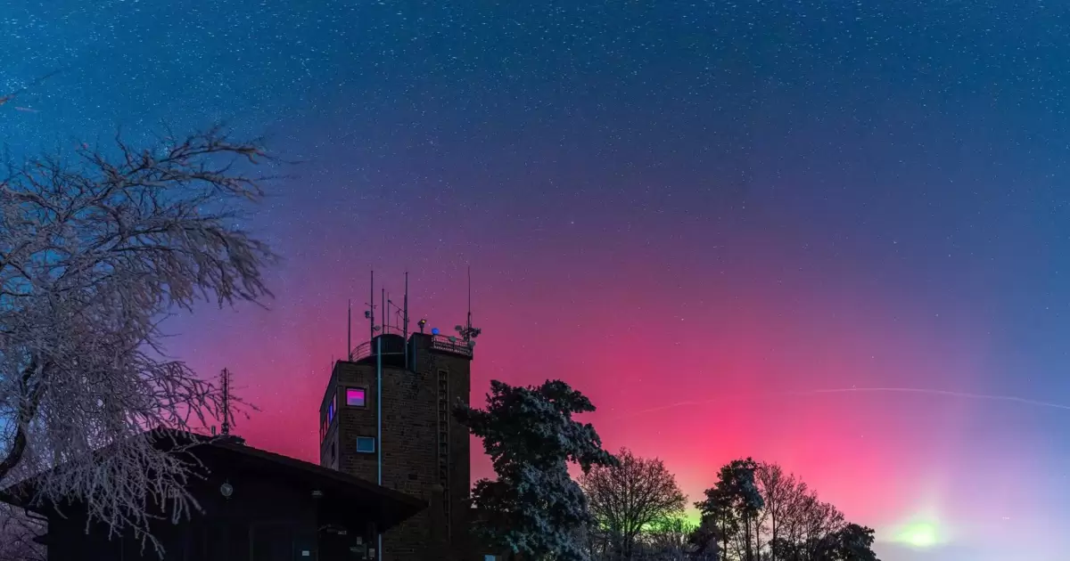„Oben froren mir die Haare fest“: Pfälzer Fotograf trotzt Kälte und Wolken für Polarlichter - Pfalz
