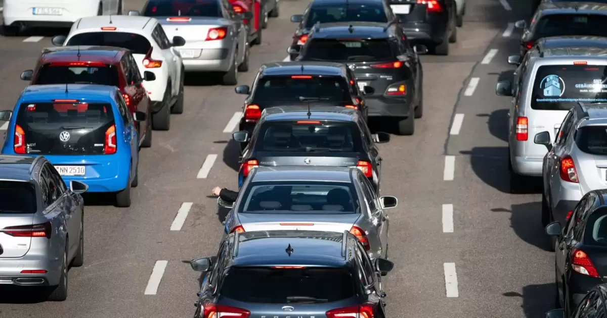 Zeitfresser Stau: Pendler werden immer stärker ausgebremst - Baden-Württemberg