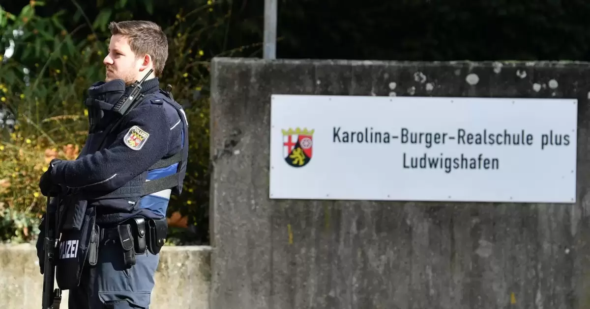 Gewaltprobleme: Regierung schickt jetzt Polizei auf Schulhöfe - Ludwigshafen/Mainz