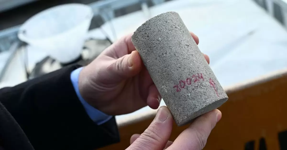 Pinkeln für Beton - Forscher sammeln Urin von Campern - Baden-Württemberg