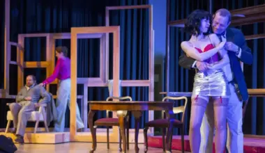 „Und wenn wir alle zusammenziehen?“: Gewitztes Gastspiel im Pfalzbau über eine Senioren-WG - Pfalzbau