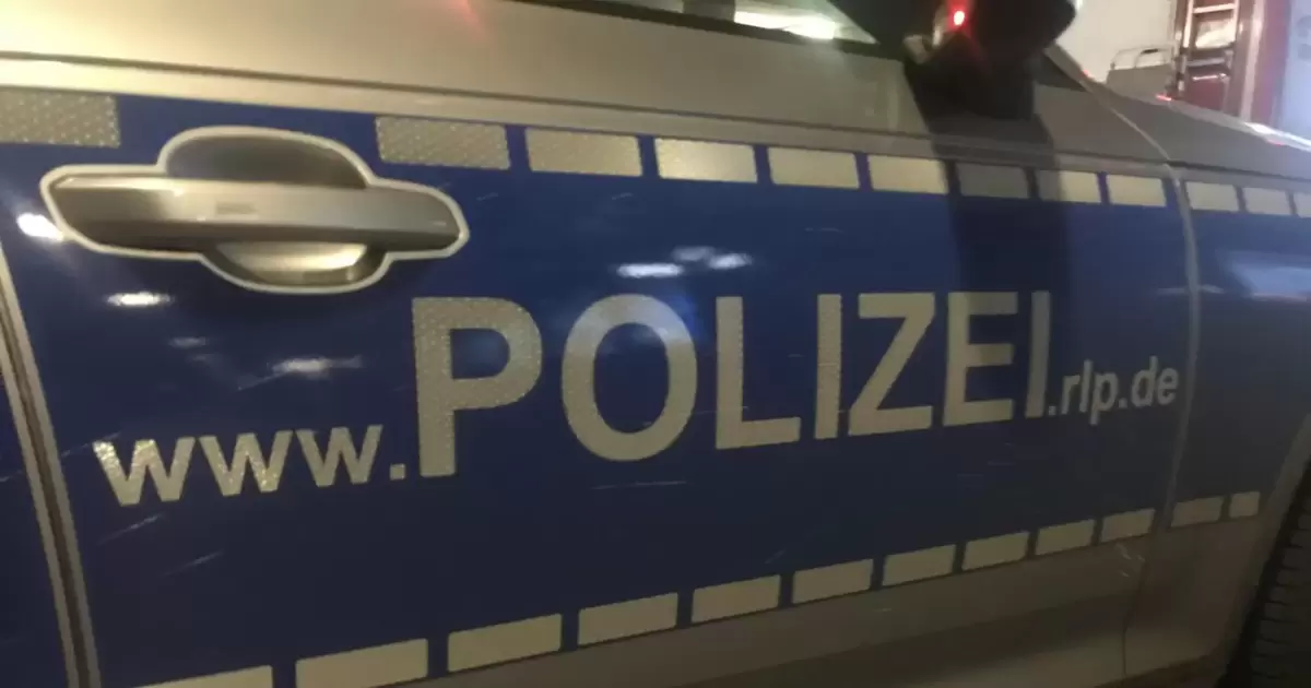 Bewaffneter Mann raubt Tankstelle aus - Ludwigshafen