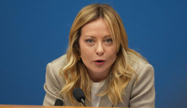 Italiens Ministerpräsidentin Giorgia Meloni stellt sich hinter Macrons Forderung nach Gesprächen mit dem Kreml