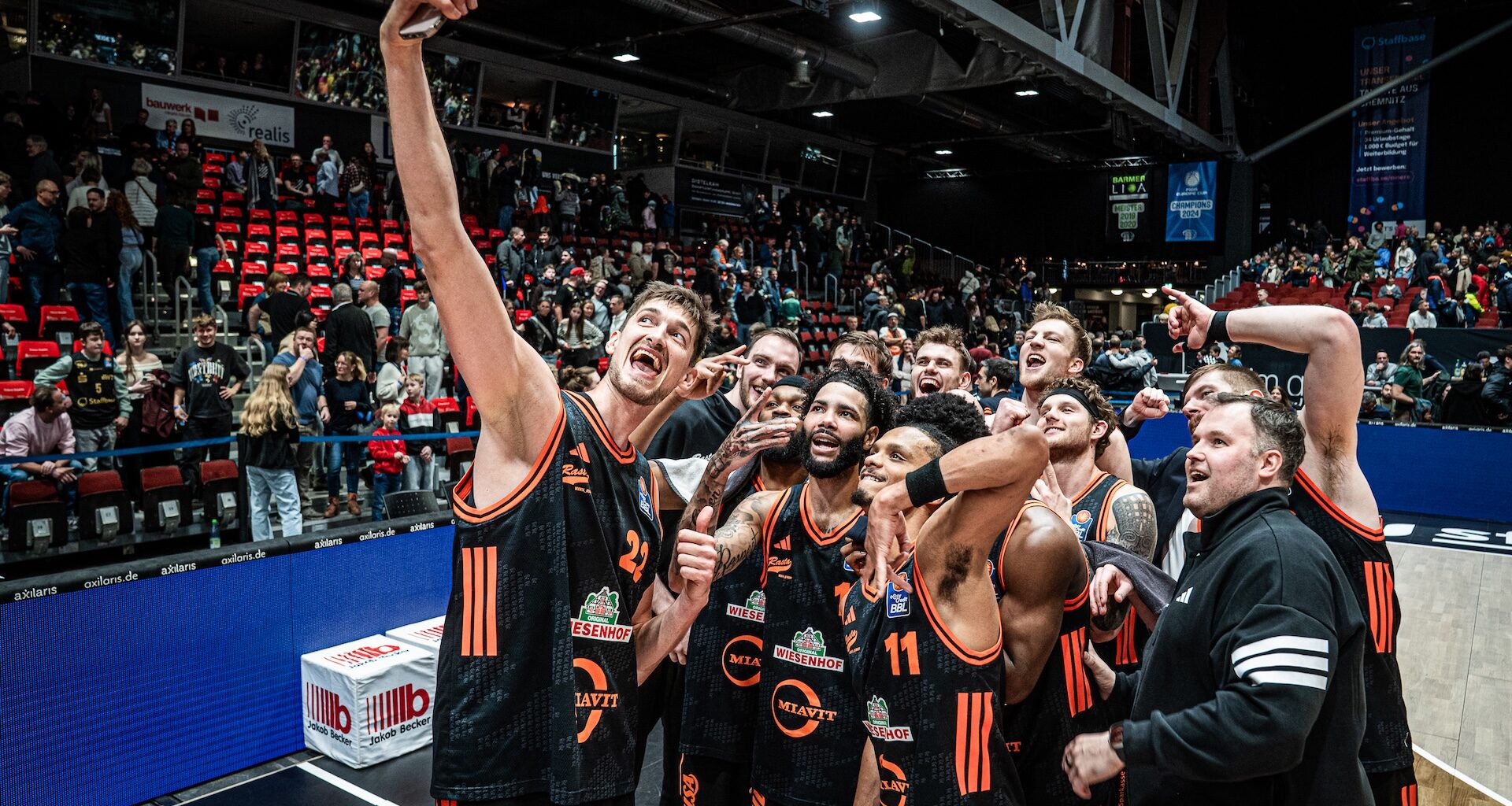 Ticket-Icon mit Link zur Ticket-Seite von RASTA